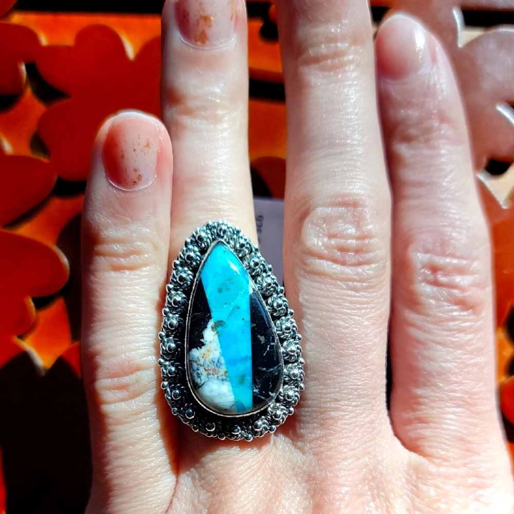 White Buffalo Turquoise and Silver Teardrop Ring Size 7